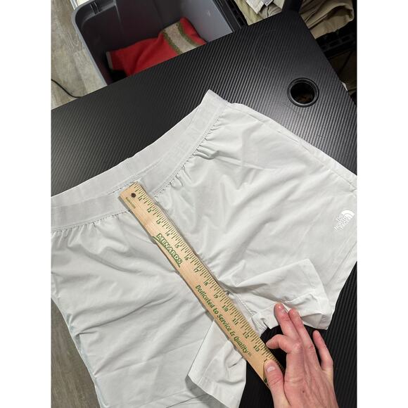 North Face Women's Wander Short Grey Size Large Athletic Shorts - Picture 6 of 10